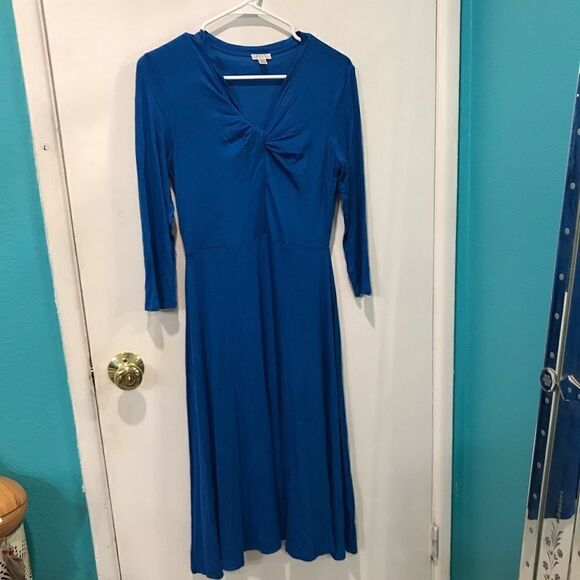 Spence fit and flare knot on chest long sleeve. - Picture 1 of 5